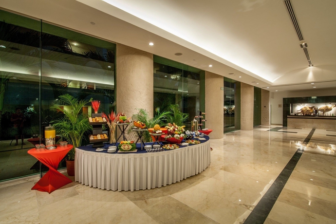 Imagen de los interiores del Hotel Grand Park Royal Cancun. Foto 12