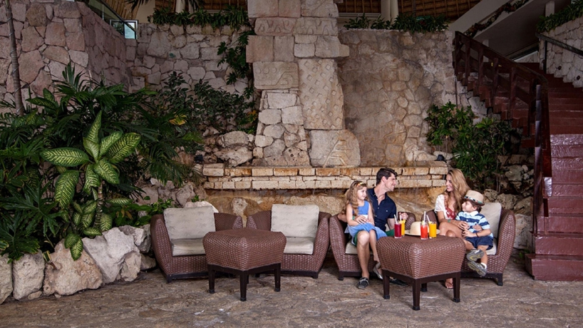 Imagen del bar/restaurante del Hotel Grand Park Royal Cozumel - All Inclusive. Foto 3