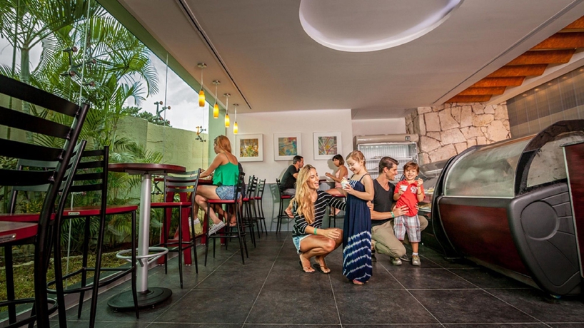 Imagen del bar/restaurante del Hotel Grand Park Royal Cozumel - All Inclusive. Foto 5