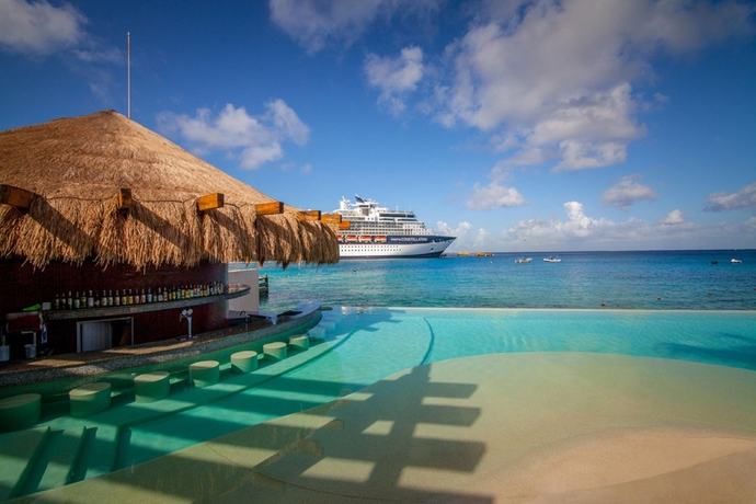 Imagen de la piscina del Hotel Grand Park Royal Cozumel - All Inclusive. Foto 15