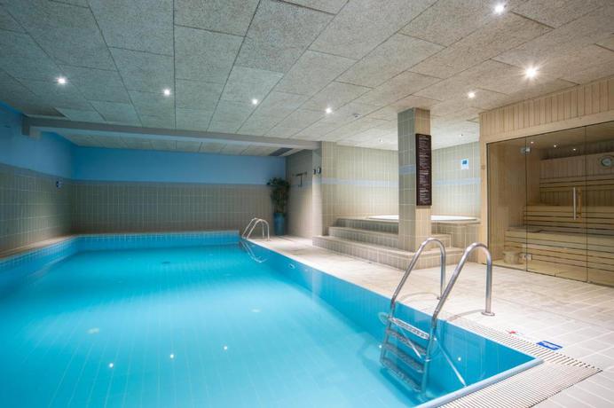 Imagen de la piscina del Hotel Grand Pas. Foto 12