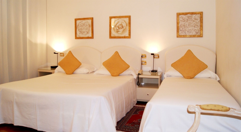 Imagen de la habitación del Hotel Grand Passetto. Foto 8