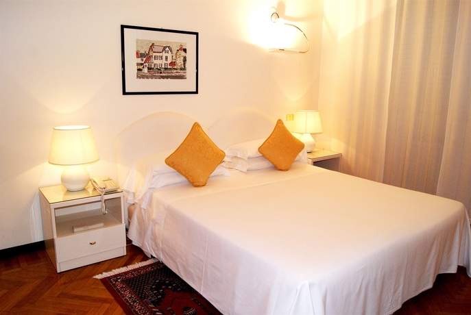 Imagen de la habitación del Hotel Grand Passetto. Foto 9