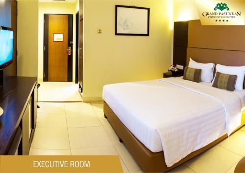 Imagen de la habitación del Hotel Grand Pasundan Convention. Foto 8