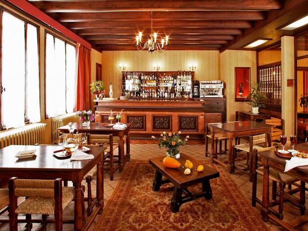Imagen del bar/restaurante del Hotel Grand P&eacute;lisson. Foto 5