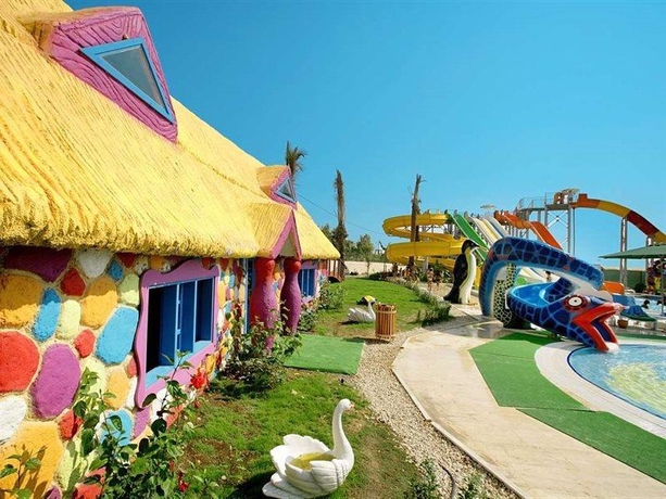 Imagen general del Hotel Grand Pearl Beach Resort & Spa. Foto 9