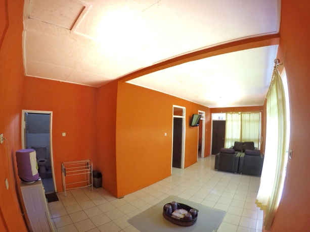 Imagen de los interiores del Hotel Grand Pesona Ksatria By Issota. Foto 13