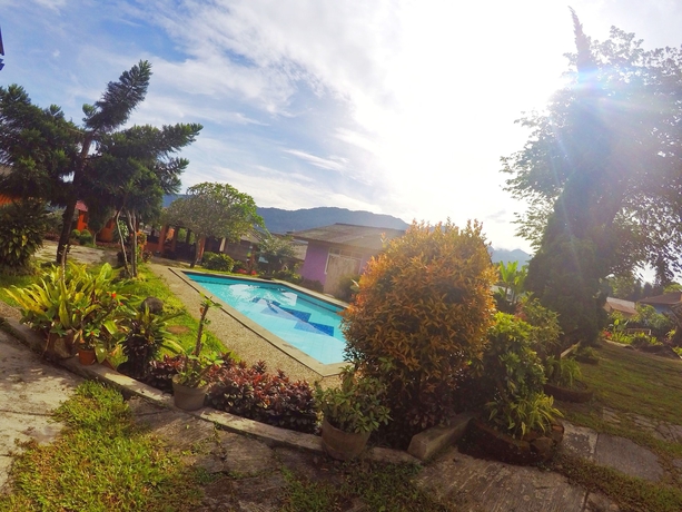 Imagen de la piscina del Hotel Grand Pesona Ksatria By Issota. Foto 19