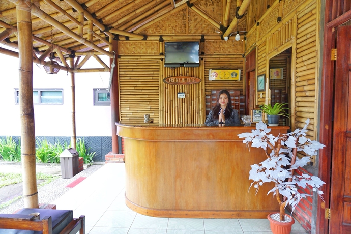 Imagen de los interiores del Hotel Grand Pesona Ksatria By Issota. Foto 14