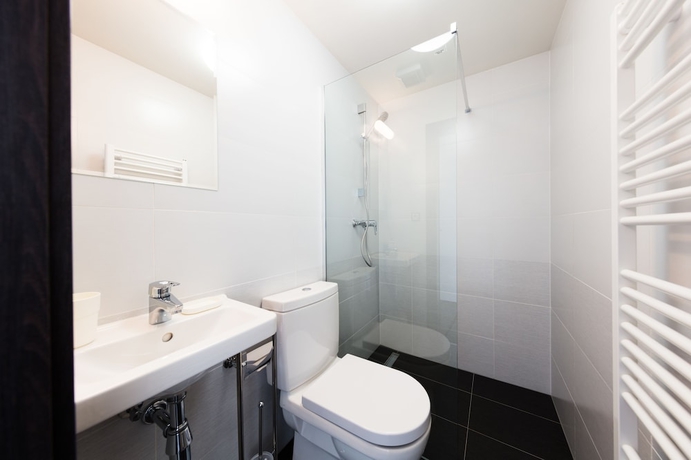 Imagen de la habitación del Hotel Grand Petit. Foto 17