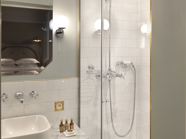 Imagen de la habitación del Hotel Grand Pigalle Experimental. Foto 10