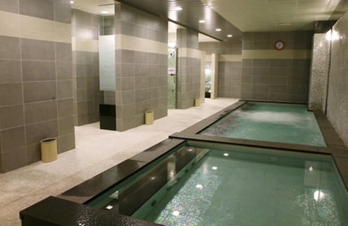 Imagen de la piscina del Hotel Grand Plaza Cheongju. Foto 17