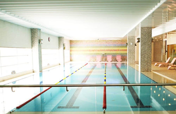 Imagen de la piscina del Hotel Grand Plaza Cheongju. Foto 19