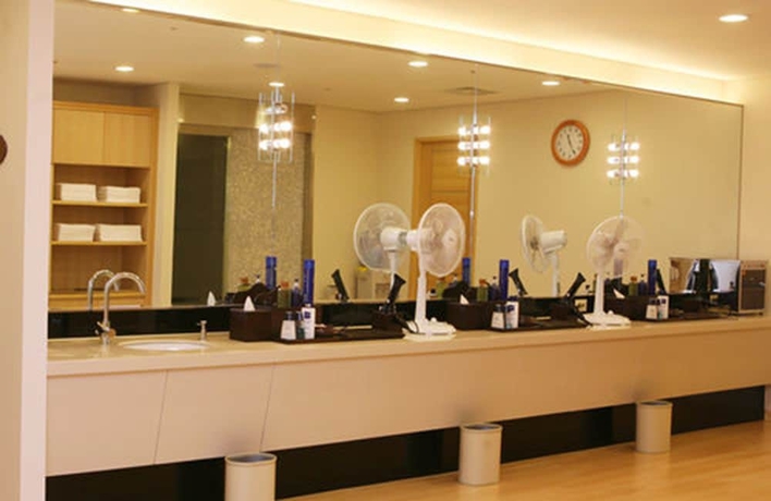 Imagen de los interiores del Hotel Grand Plaza Cheongju. Foto 15