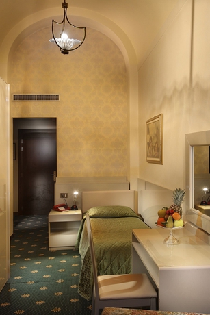 Imagen de la habitación del Hotel Grand Plaza E Locanda Maggiore. Foto 4
