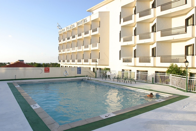 Imagen de la piscina del Hotel Grand Plaza, Guam. Foto 12