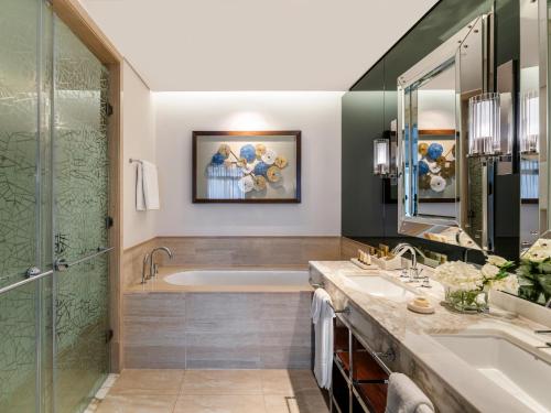 Imagen de la habitación del Hotel Grand Plaza M&ouml;venpick Media City. Foto 8