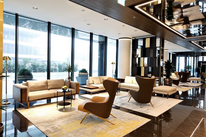 Imagen de los interiores del Hotel Grand Plaza and Congress Centre. Foto 15