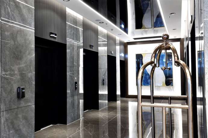 Imagen de los interiores del Hotel Grand Plaza and Congress Centre. Foto 19