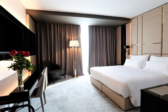 Imagen de la habitación del Hotel Grand Plaza and Congress Centre. Foto 11