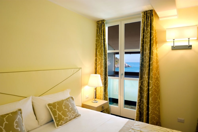 Imagen de la habitación del Hotel Grand Portovenere. Foto 7