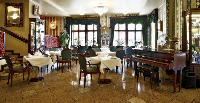 Imagen del bar/restaurante del Hotel Grand Praha, Praga. Foto 1