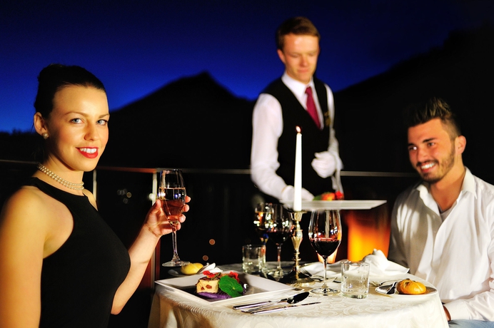 Imagen del bar/restaurante del Hotel Grand Praha, Tatranska Lomnica . Foto 5