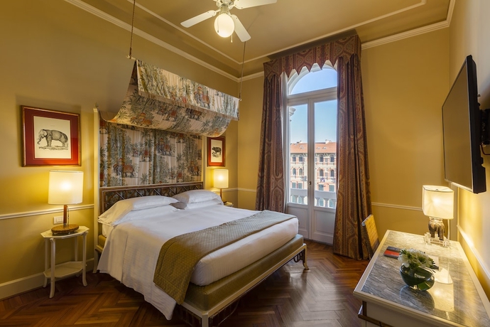 Imagen de la habitación del Hotel Grand Principe Di Piemonte. Foto 6