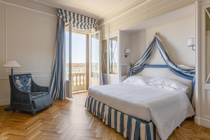 Imagen de la habitación del Hotel Grand Principe Di Piemonte. Foto 7