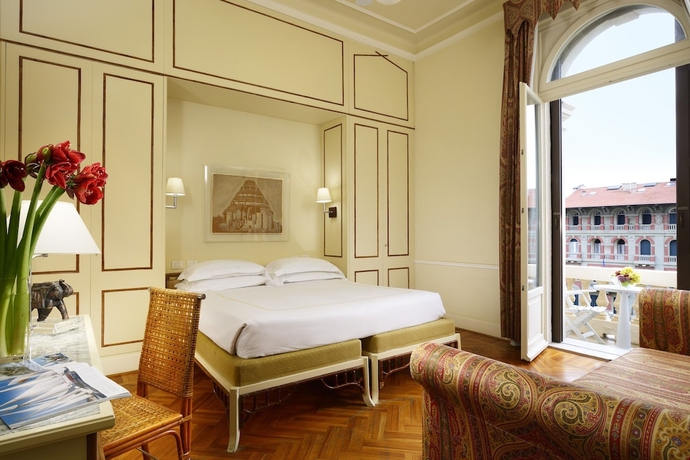 Imagen de la habitación del Hotel Grand Principe Di Piemonte. Foto 10