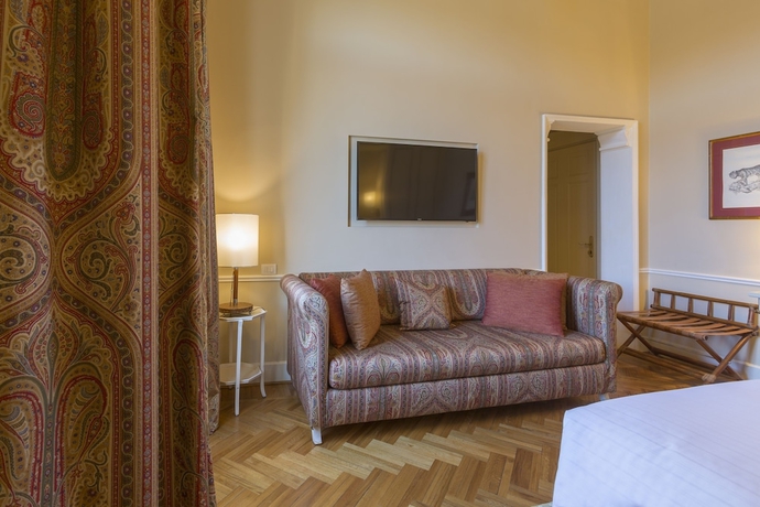 Imagen de la habitación del Hotel Grand Principe Di Piemonte. Foto 11
