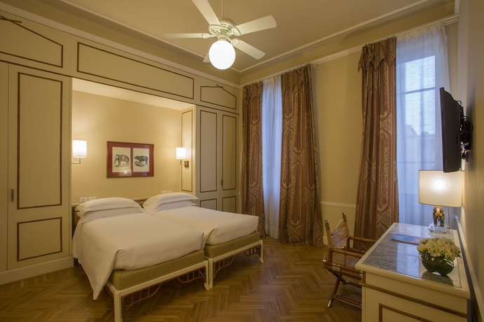 Imagen de la habitación del Hotel Grand Principe Di Piemonte. Foto 12