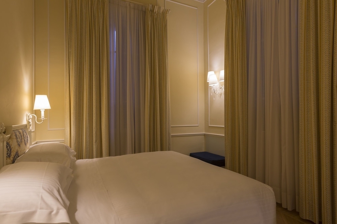 Imagen de la habitación del Hotel Grand Principe Di Piemonte. Foto 13