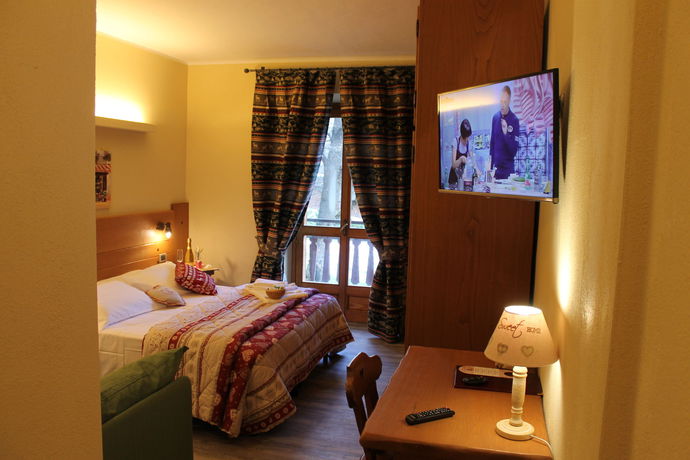 Imagen de la habitación del Hotel Grand Principe. Foto 7