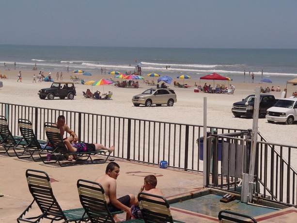 Imagen de los exteriores del Hotel Grand Prix Motel on the Beach. Foto 19