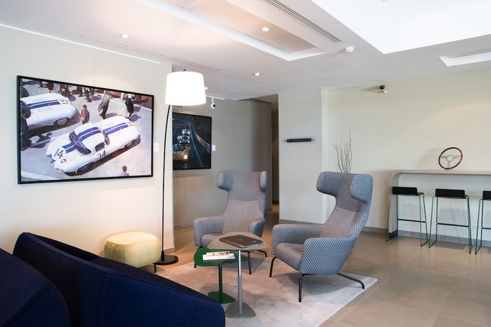 Imagen de los interiores del Hotel Grand Prix and Restaurant. Foto 14