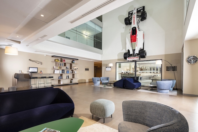 Imagen de los interiores del Hotel Grand Prix and Restaurant. Foto 15