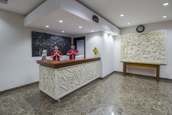 Imagen de los interiores del Hotel Grand Puri Saron Yogyakarta. Foto 23