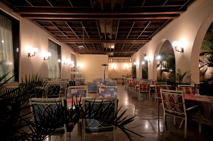 Imagen del bar/restaurante del Hotel Grand Pyramids. Foto 5