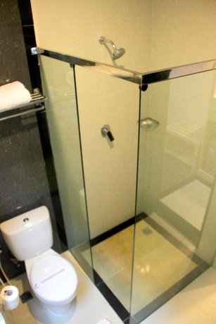 Imagen de la habitación del Hotel Grand Q Gorontalo. Foto 3