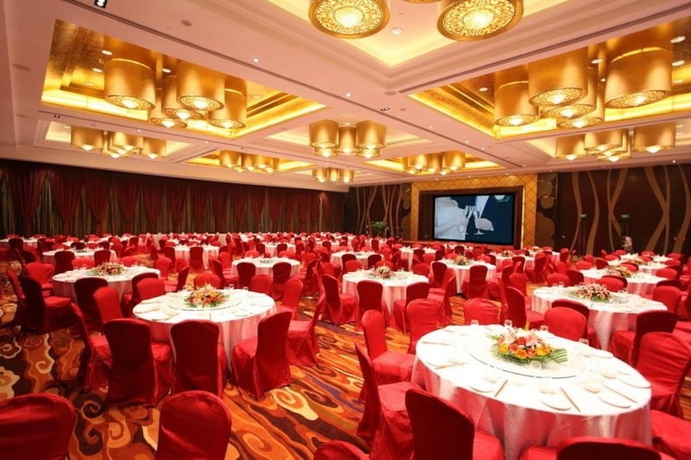 Imagen de los interiores del Hotel Grand Qinhuang. Foto 16