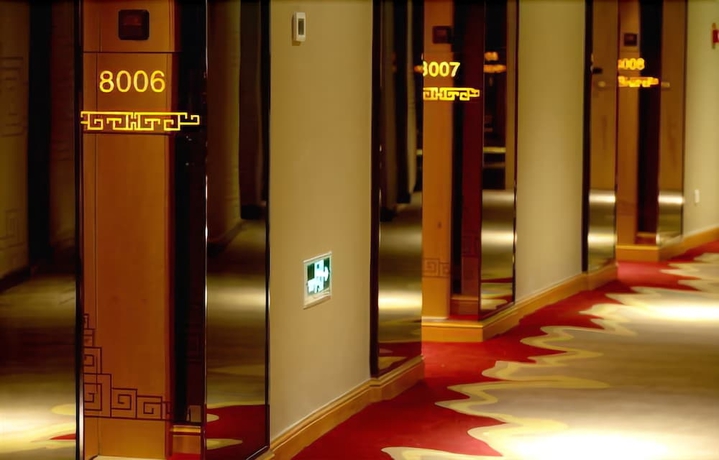 Imagen de los interiores del Hotel Grand Qinhuang. Foto 17