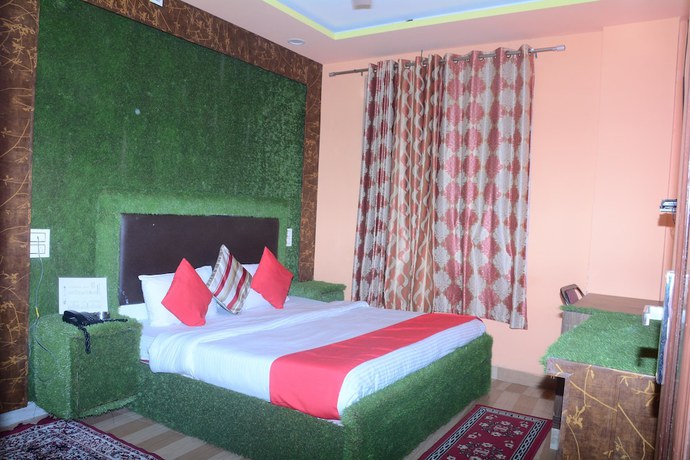 Imagen de los interiores del Hotel Grand Raga. Foto 16