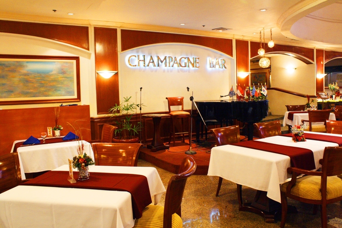 Imagen del bar/restaurante del Hotel Grand Regal Davao. Foto 5