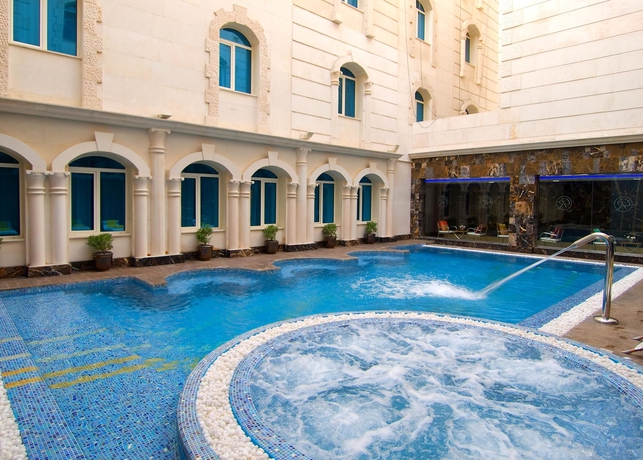 Imagen de la piscina del Hotel Grand Regency Doha, Trademark Collection By Wyndham. Foto 16