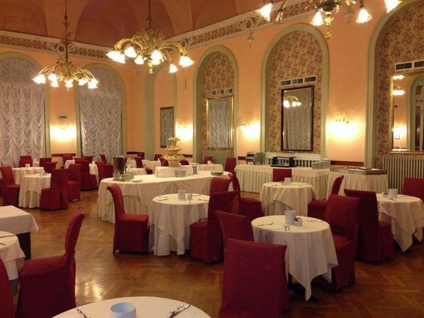 Imagen del bar/restaurante del Hotel Grand Regina. Foto 3