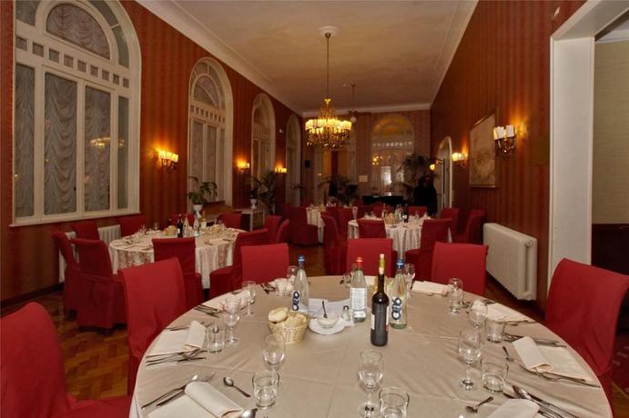 Imagen del bar/restaurante del Hotel Grand Regina. Foto 5