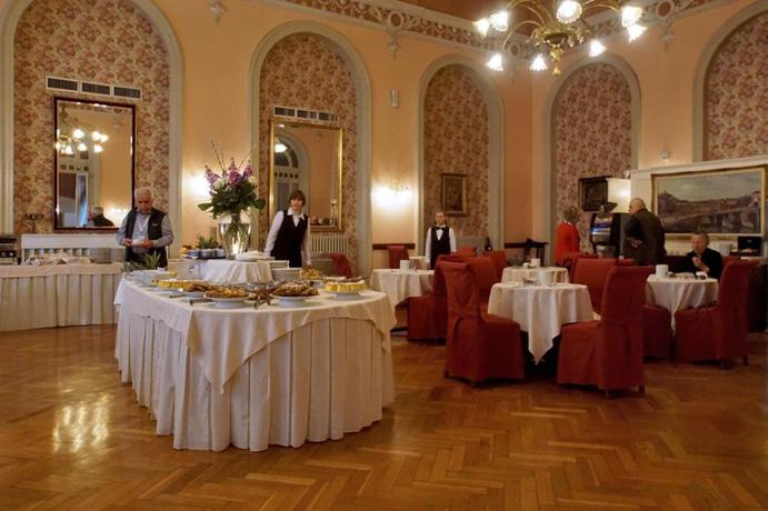 Imagen del bar/restaurante del Hotel Grand Regina. Foto 8