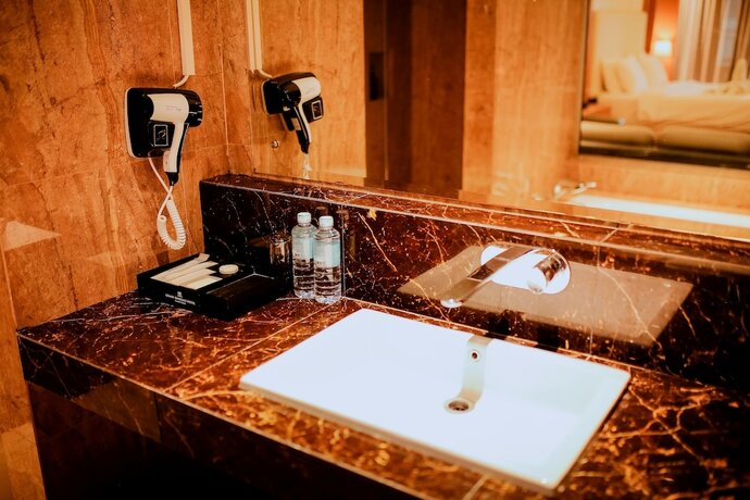 Imagen general del Hotel Grand Renggali. Foto 10