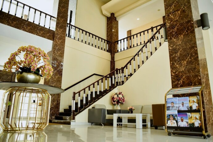 Imagen general del Hotel Grand Renggali. Foto 14
